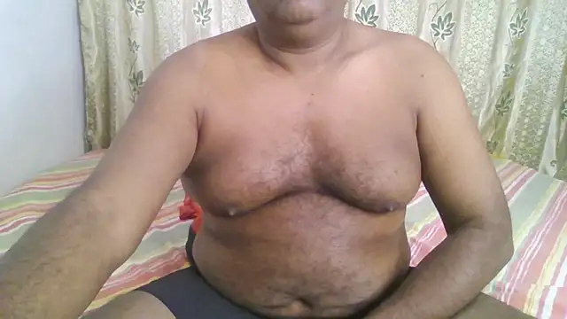 Snapshot of Beargryzzly chatting on 23, 12, 2024 Beargryzzly online show from 23, 12, 2024