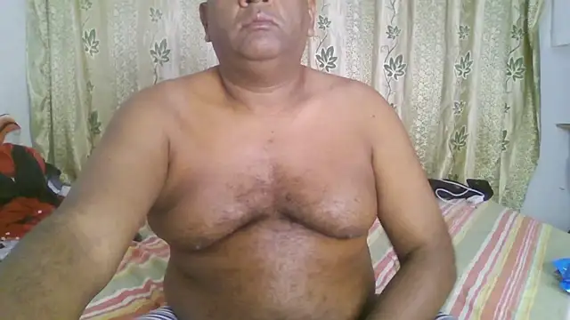 Snapshot of Beargryzzly chatting on 1, 1, 2025 Beargryzzly online show from 1, 1, 2025