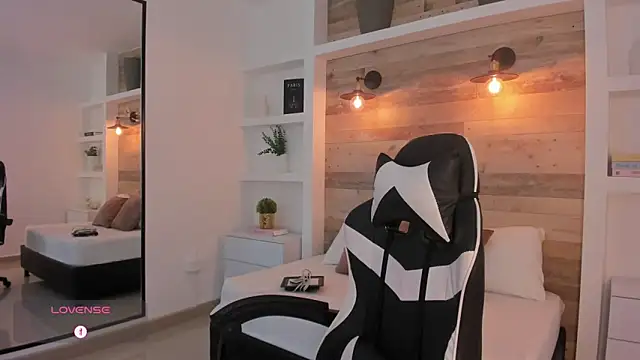 Snapshot of candy_summer28 chatting on 17, 1, 2026 candy summer28 online show from 17, 1, 2026