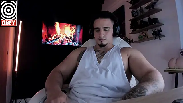 Snapshot of kingbear777 chatting on 6, 11, 2025 kingbear777 online show from 6, 11, 2025