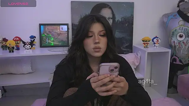 Snapshot of Ag4ta_ chatting on 21, 11, 2025 Ag4ta online show from 21, 11, 2025