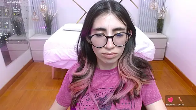 LenaRoses online show from 8, 10, 2025