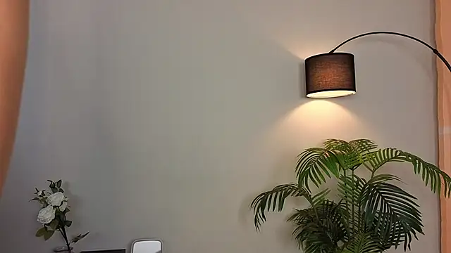 Snapshot of Naomi_Girly chatting on 4, 10, 2025 Naomi Girly online show from 4, 10, 2025