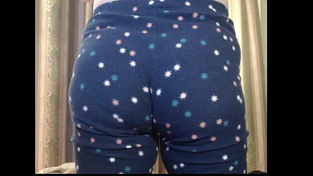 Snapshot of amorelara chatting on 19, 10, 2025 amorelara online show from 19, 10, 2025