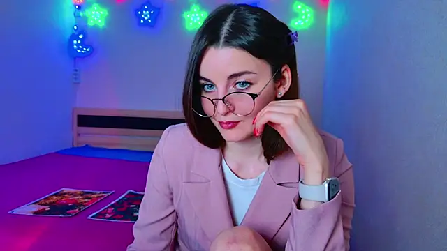 Snapshot of Miss_Arwen chatting on 6, 12, 2024 Miss Arwen online show from 6, 12, 2024