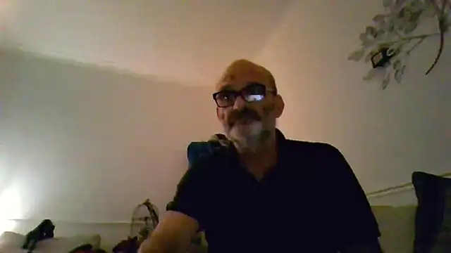 Shyboy817 online show from 20, 12, 2025