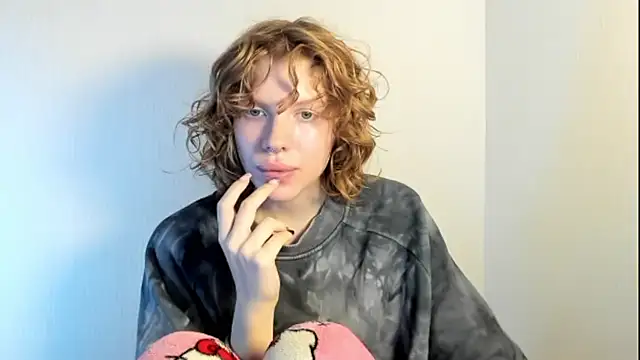 Snapshot of StellaDavis chatting on 21, 10, 2025 StellaDavis online show from 21, 10, 2025