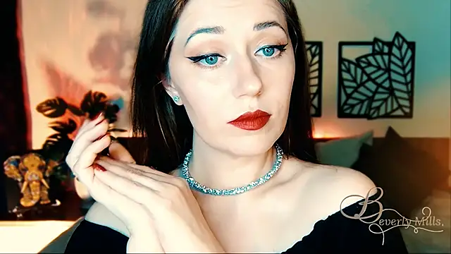 MissBeverlyMills online show from 22, 3, 2025