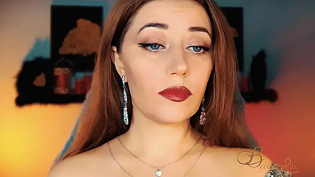 MissBeverlyMills online show from 10, 11, 2025