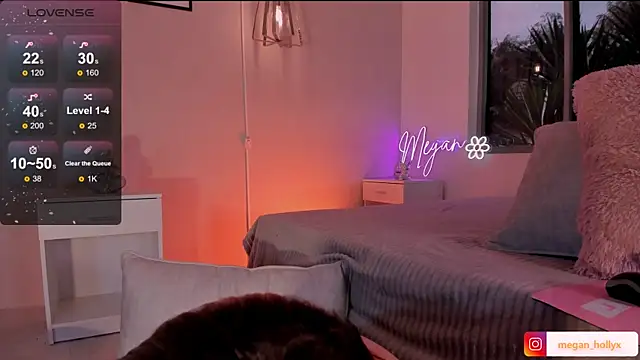 Megan-holly online show from 19, 2, 2025