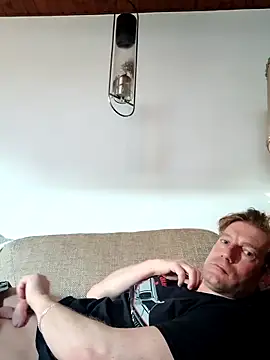 MArciQuarky online show from 18, 2, 2025