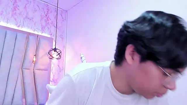 Emmapark  online show from 28, 2, 2025