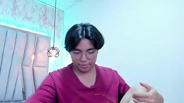 Emmapark  online show from 5, 3, 2025