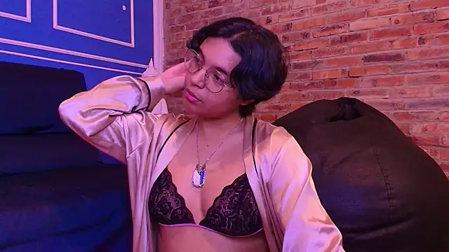 Emmapark  online show from 25, 11, 2025