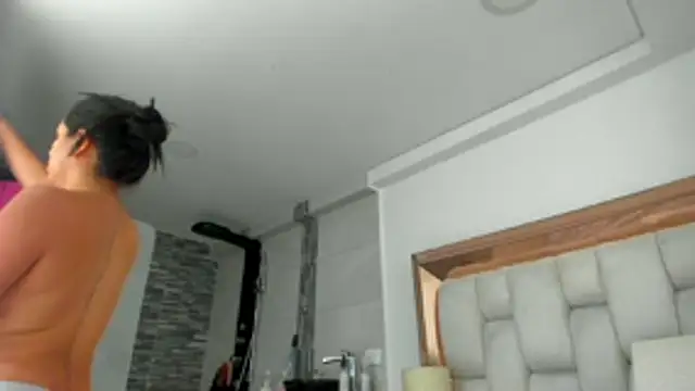 Snapshot of emilyparkerr01 chatting on 28, 11, 2025 emilyparkerr01 online show from 28, 11, 2025