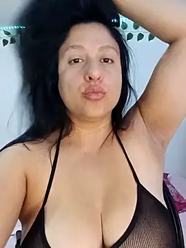 whitegirl0122 online show from 6, 5, 2026
