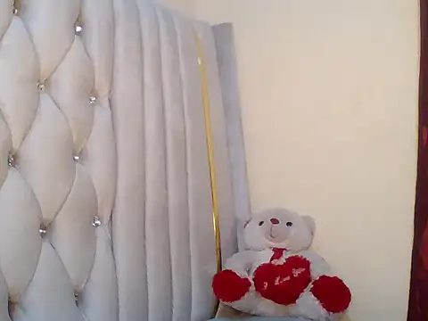 HOTBABE19 online show from 17, 10, 2025