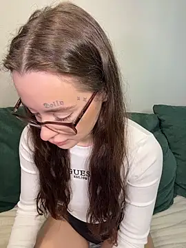 fuckdoll 18 online show from 3, 6, 2026