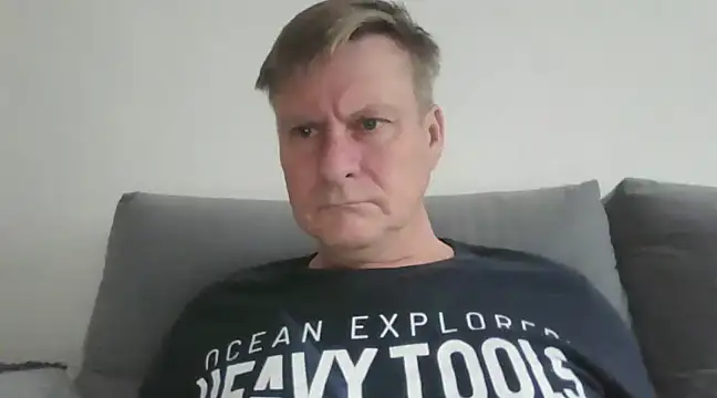 johnnym1 online show from 30, 12, 2024