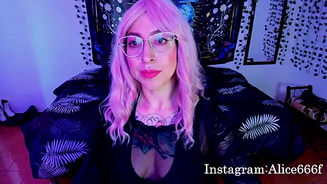 Snapshot of alice_666f chatting on 29, 9, 2025 alice 666f online show from 29, 9, 2025