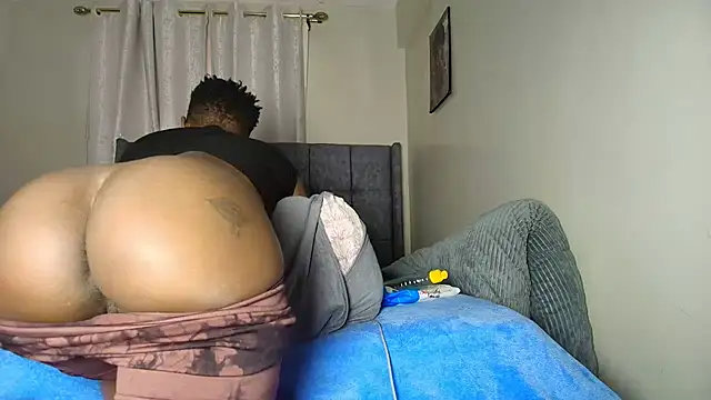 Snapshot of t-NaughtyLicia chatting on 2, 12, 2025 t-NaughtyLicia online show from 2, 12, 2025