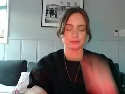 Sophie Raegan online show from 24, 2, 2025