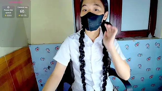   Saphia   online show from 15, 10, 2025