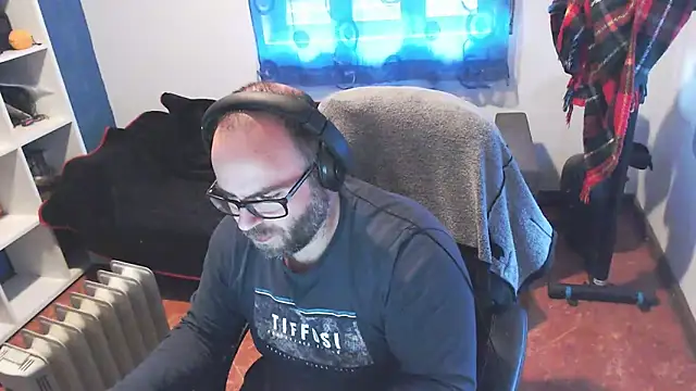 ravingr4d4 online show from 20, 3, 2025