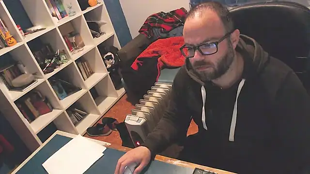 ravingr4d4 online show from 22, 3, 2025