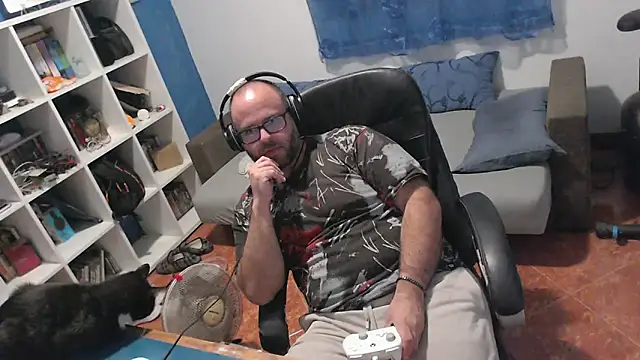 ravingr4d4 online show from 23, 9, 2025