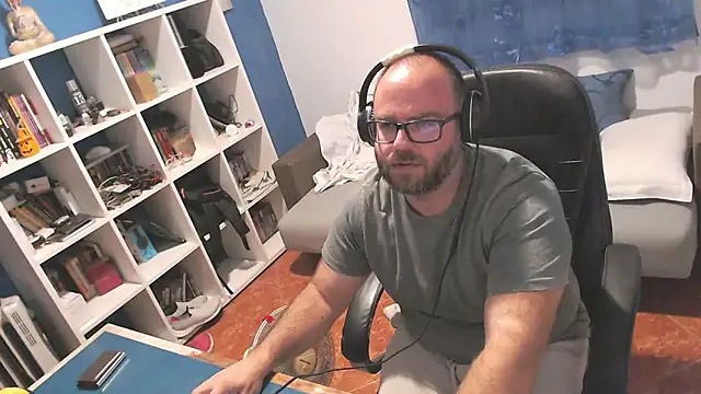 ravingr4d4 online show from 29, 9, 2025