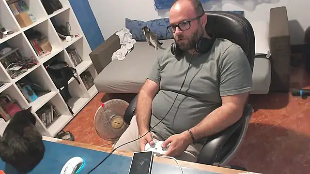 ravingr4d4 online show from 1, 10, 2025