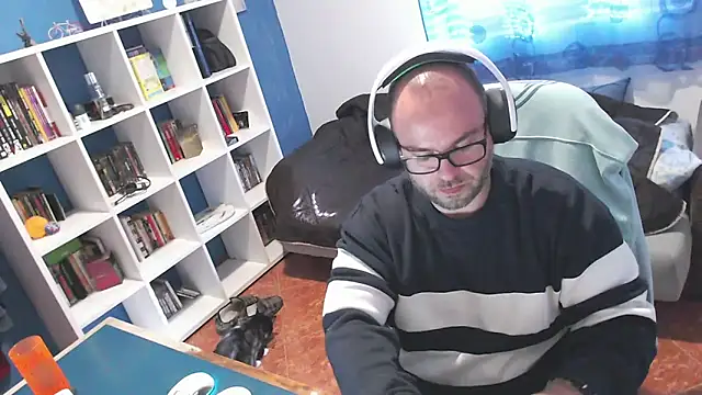 ravingr4d4 online show from 10, 11, 2025