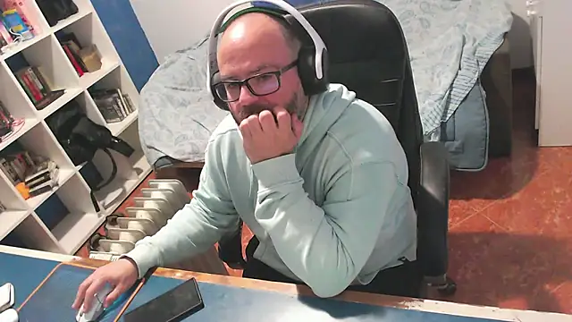 ravingr4d4 online show from 16, 3, 2026