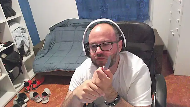 ravingr4d4 online show from 14, 5, 2026