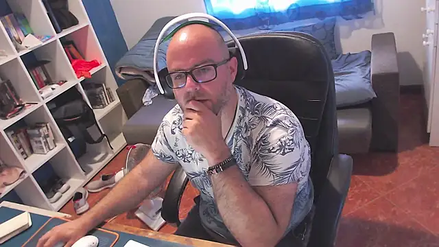 ravingr4d4 online show from 25, 5, 2026