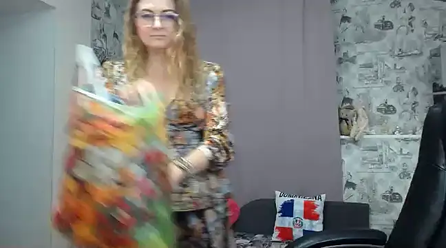 Helen1974 online show from 5, 2, 2025