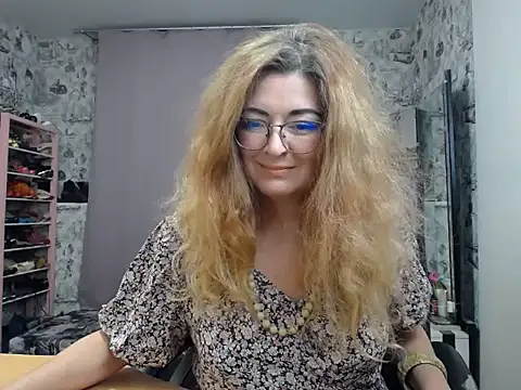 Helen1974 online show from 12, 3, 2025