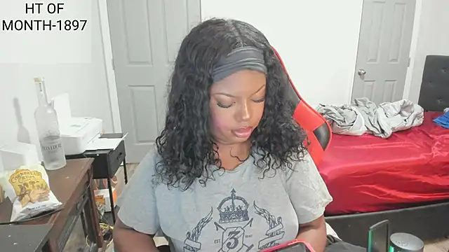 Snapshot of demi_xoxo chatting on 14, 11, 2025 demi xoxo online show from 14, 11, 2025