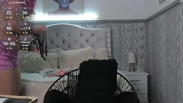 sexylaurita online show from 11, 4, 2026