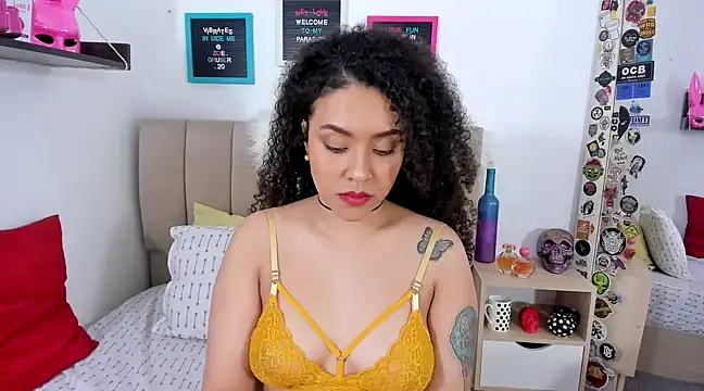 Zoe Gruber online show from 25, 1, 2025