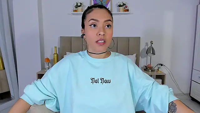 Zoe Gruber online show from 7, 4, 2026