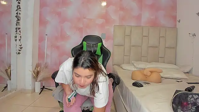 emily lean  online show from 25, 10, 2025