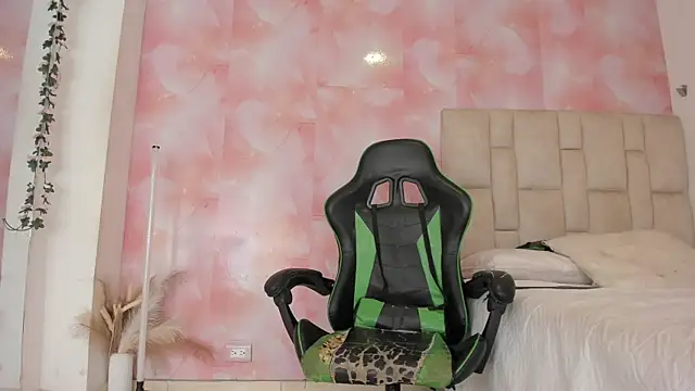 emily lean  online show from 31, 3, 2026