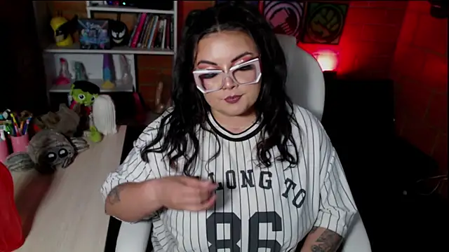 Snapshot of juliette_rd chatting on 6, 11, 2025 juliette rd online show from 6, 11, 2025