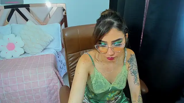 Snapshot of manelyk_hot chatting on 30, 3, 2026 manelyk hot online show from 30, 3, 2026