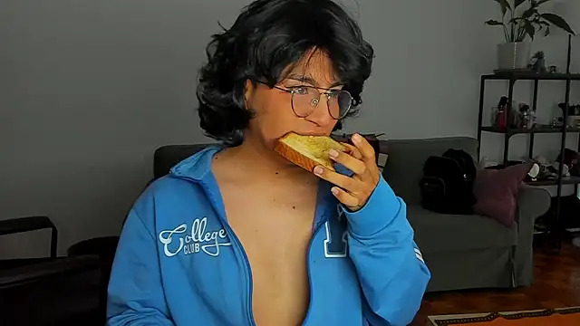 Snapshot of boytwink_20 chatting on 22, 11, 2025 boytwink 20 online show from 22, 11, 2025