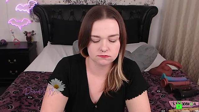 Snapshot of DaisieMaeXO chatting on 3, 2, 2026 DaisieMaeXO online show from 3, 2, 2026