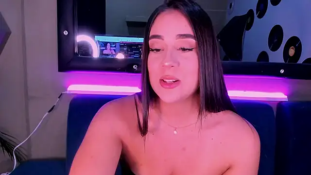 Snapshot of Sussy_Bell01 chatting on 12, 12, 2024 Sussy Bell01 online show from 12, 12, 2024