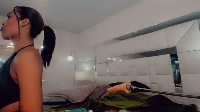  ChanellR  online show from 14, 3, 2025